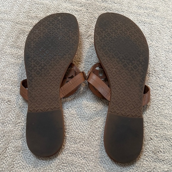 ✨ MILLER PATENT LEATHER SANDAL Size 8.5 Perfect Tan - Picture 4 of 4